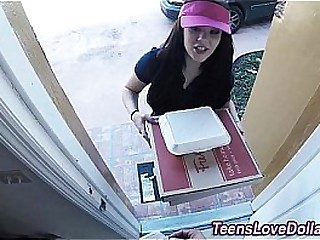 Real pizza delivery teen fucked and jizz faced for tip in hd